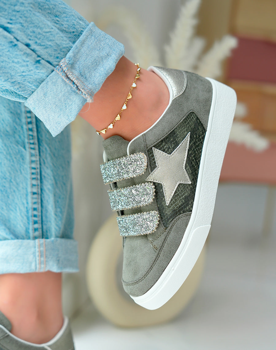 Baskets femme gris foncé effet daim avec empiècements croco vert et étoile argentée
