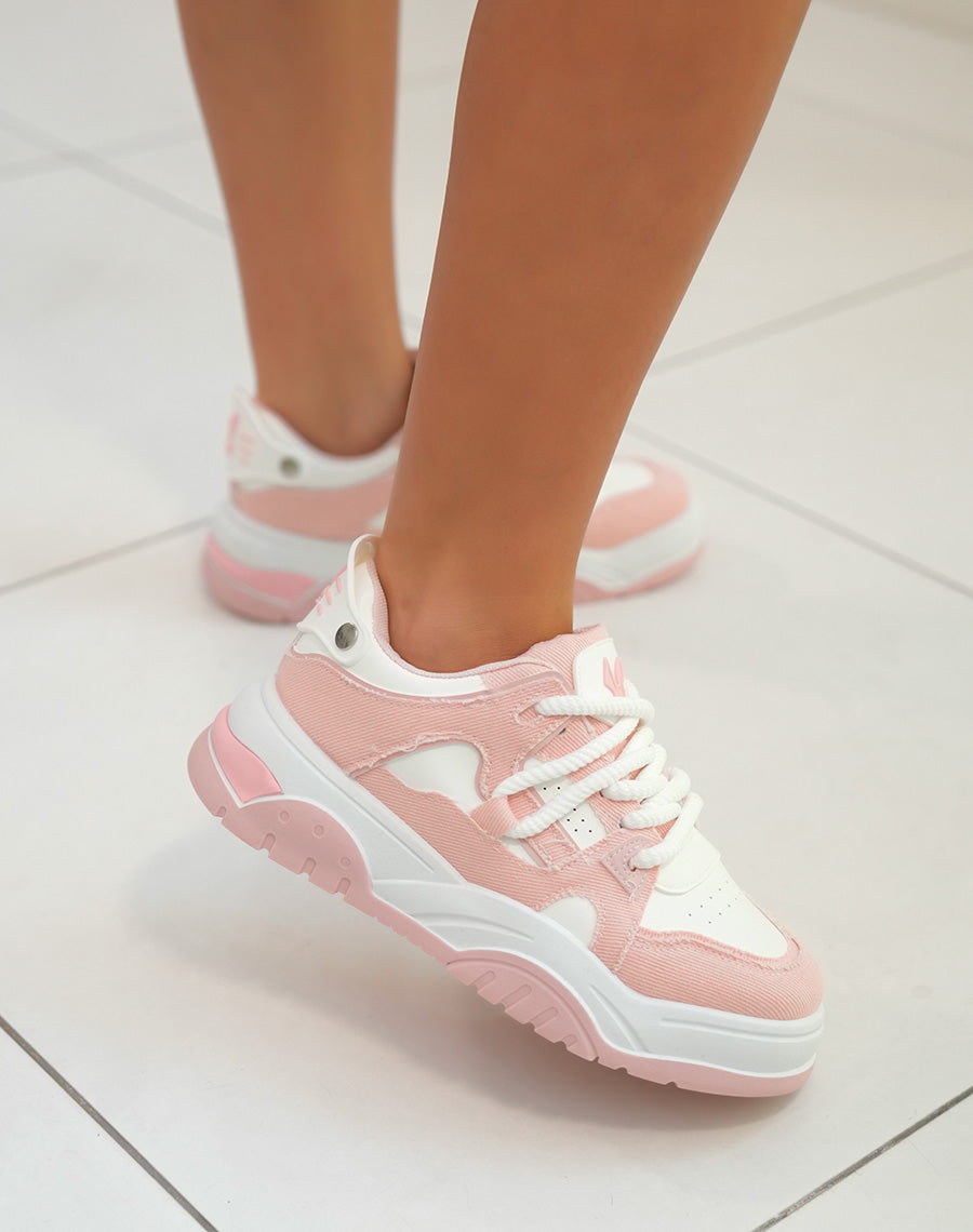 Baskets femme rose et blanche tendance effet déchiré à lacets corde