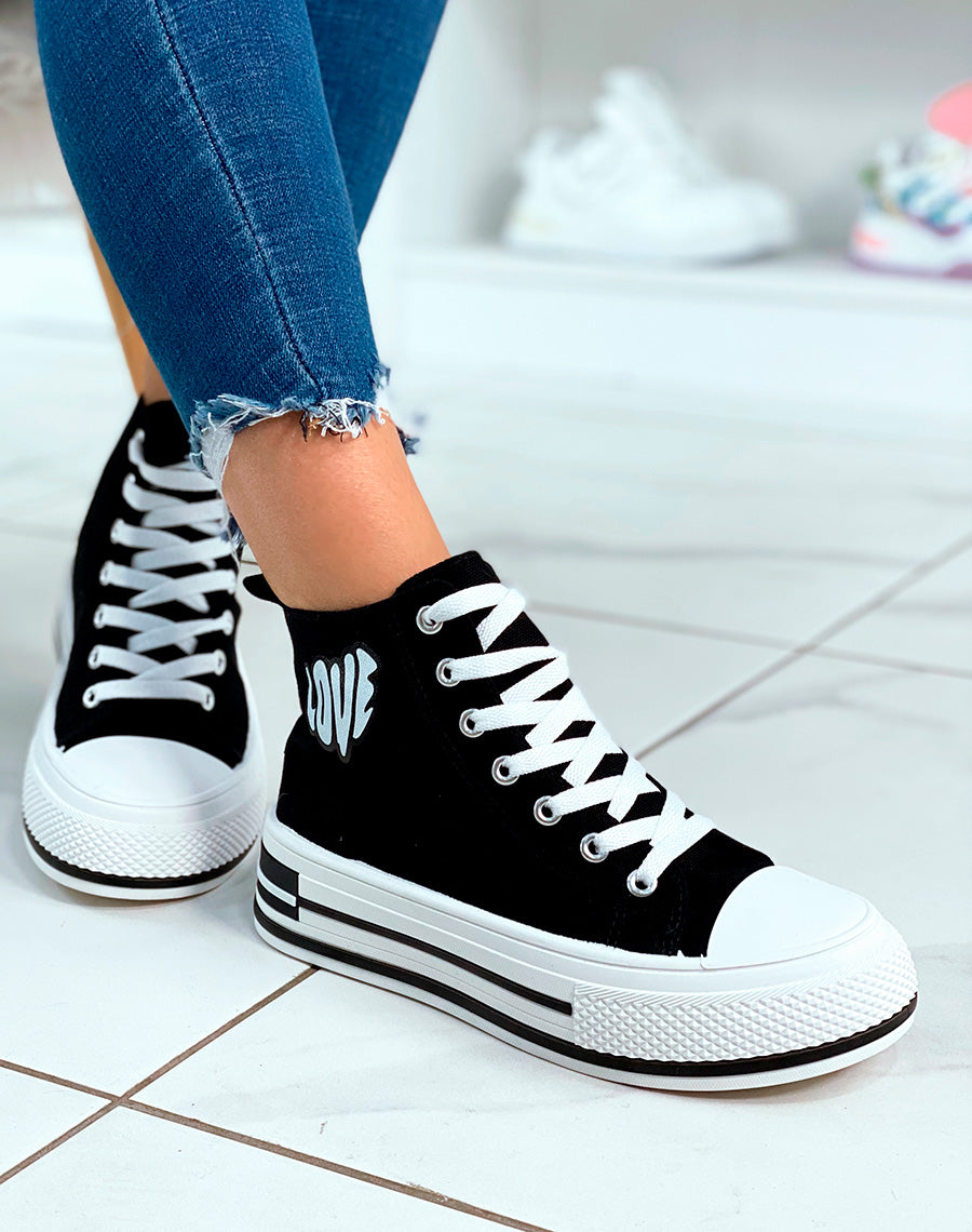 Baskets femmes en toiles noires et à inscription Love