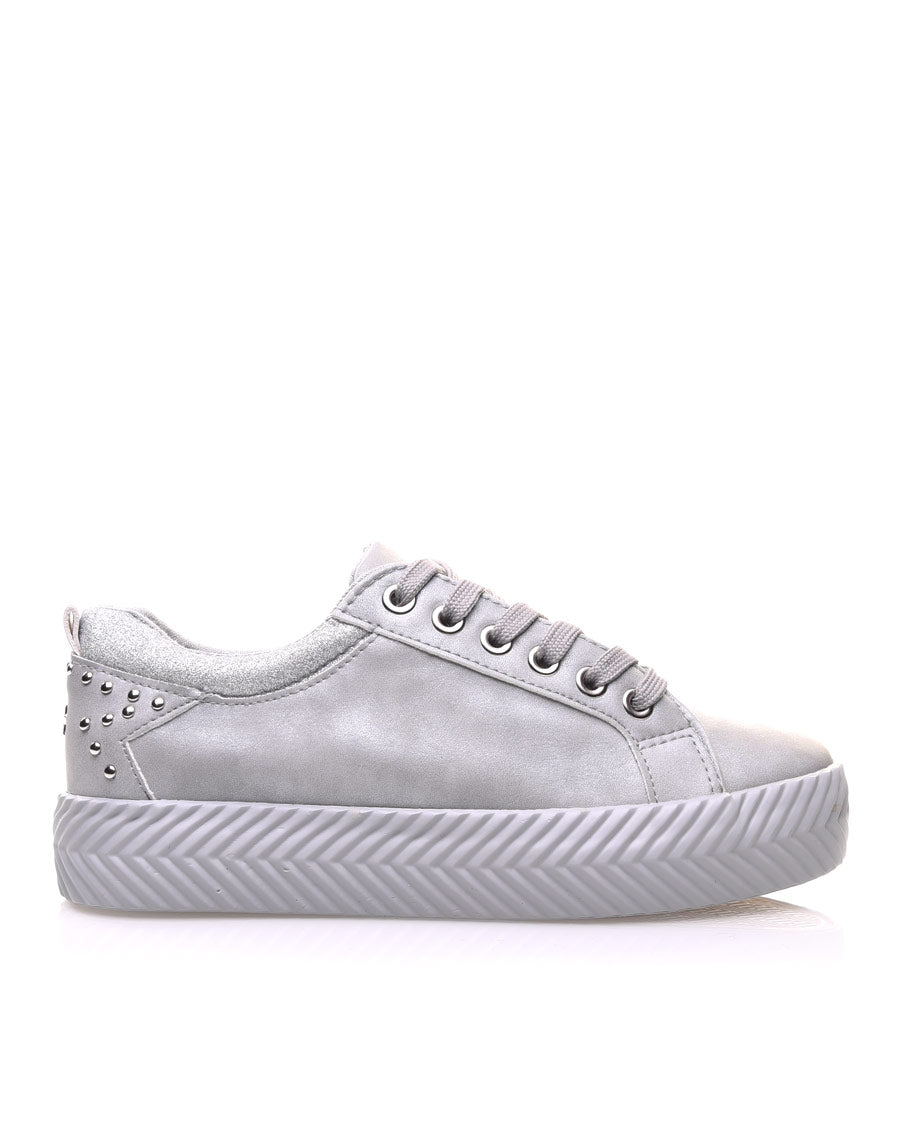 Baskets grises semelles épaisses à motifs