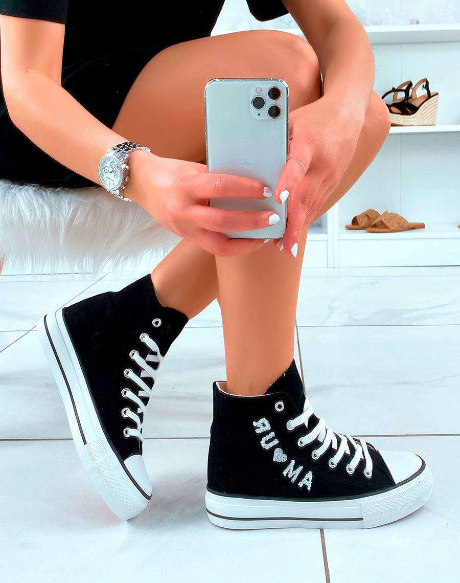 Baskets hautes noires à inscription en relief