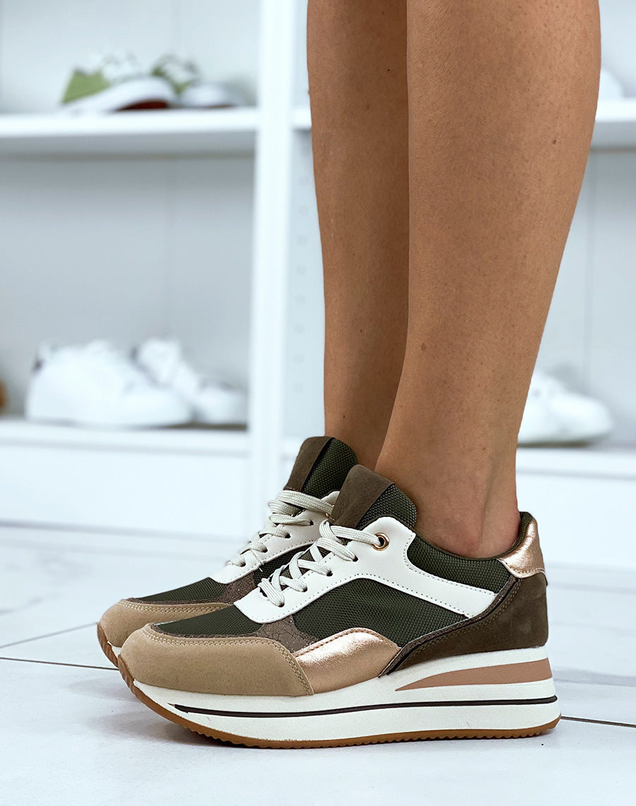 Baskets kaki aux empiècements beiges et dorés