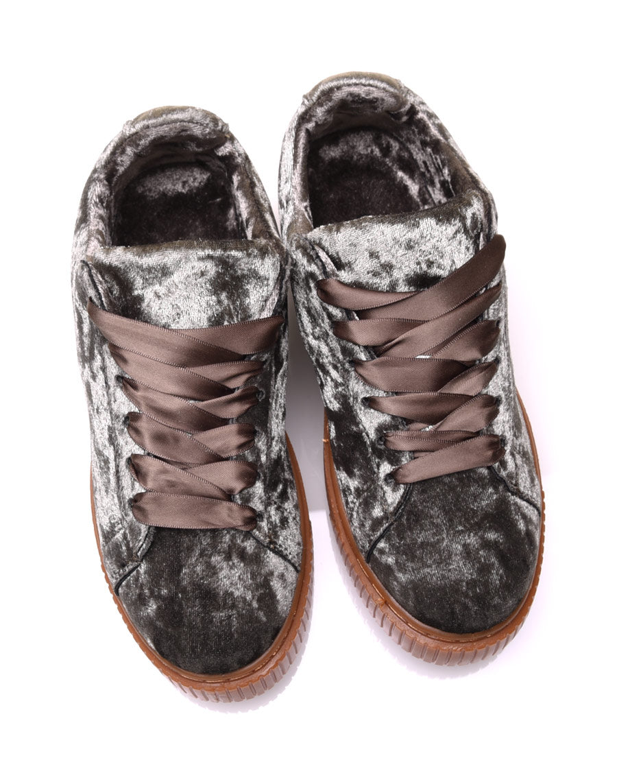 Baskets kaki en velours
