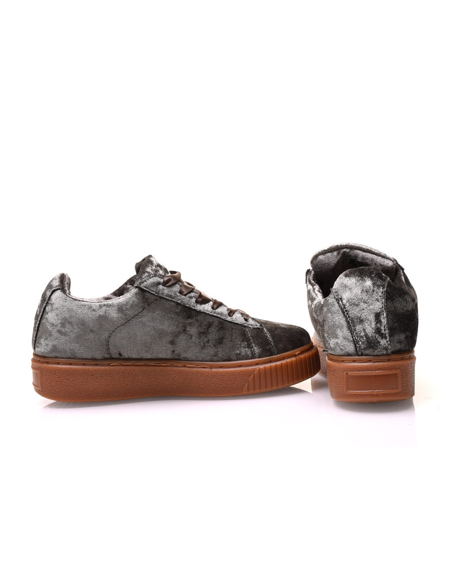 Baskets kaki en velours