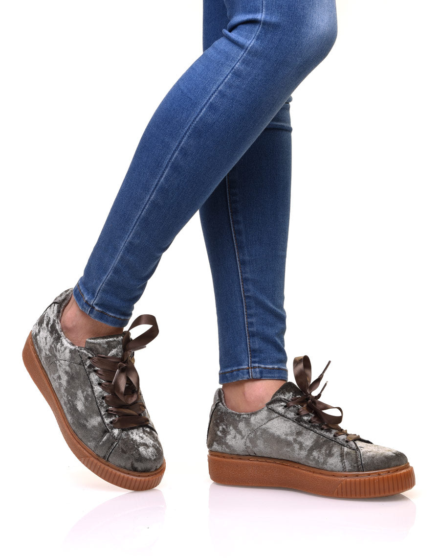 Baskets kaki en velours