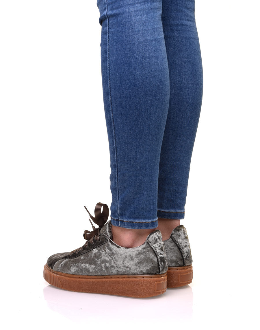 Baskets kaki en velours