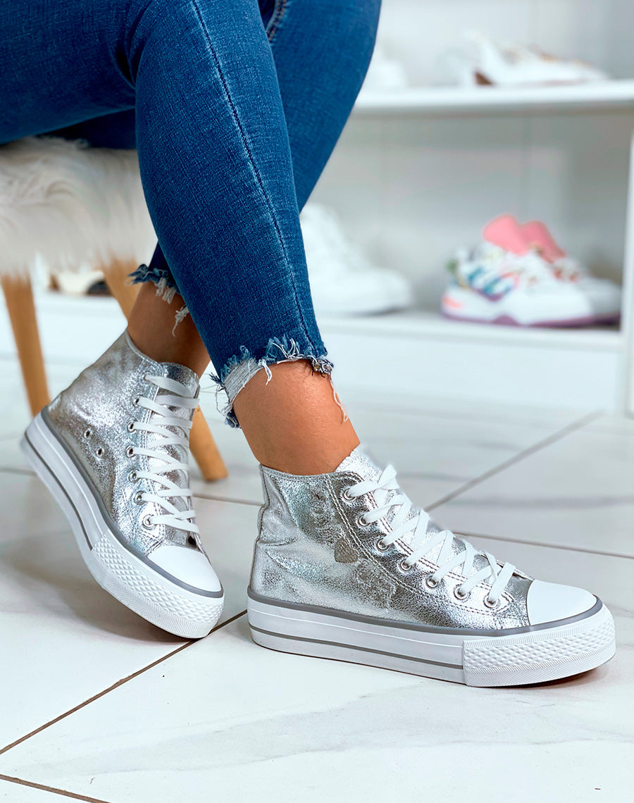 Baskets montantes argentées à lacets