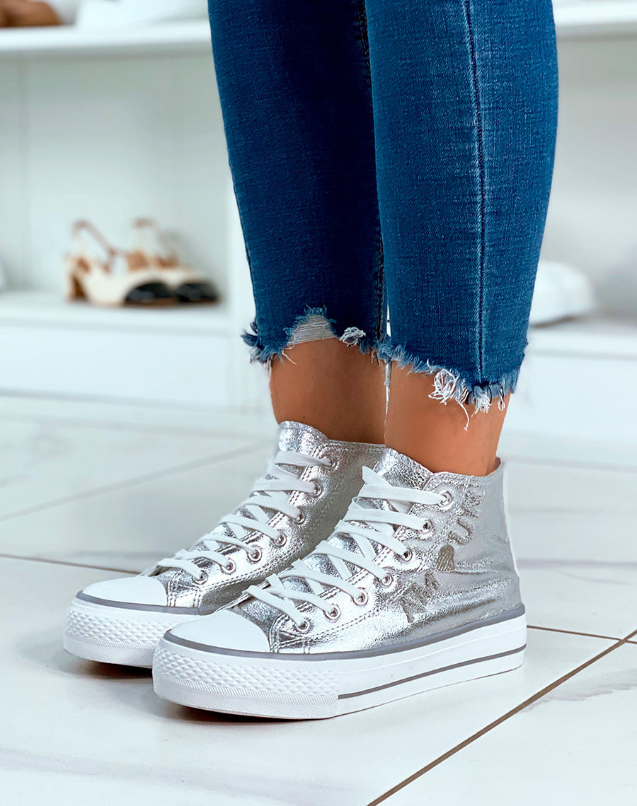 Baskets montantes argentées à lacets