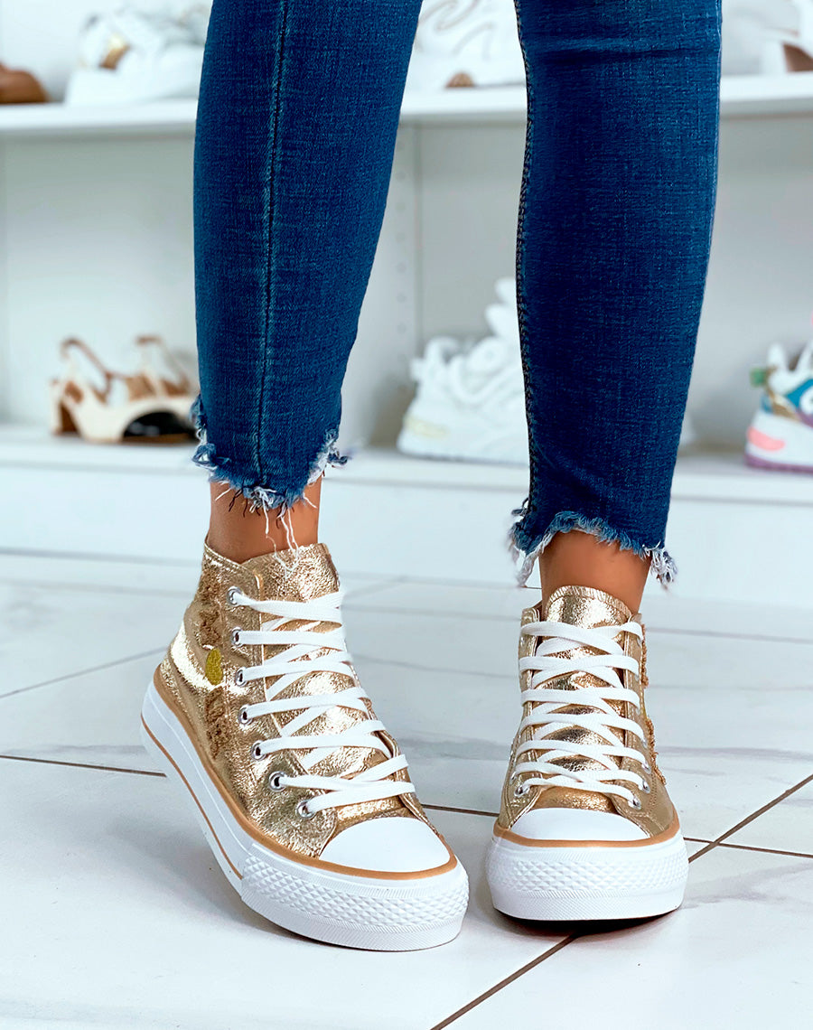 Baskets montantes dorées à lacets