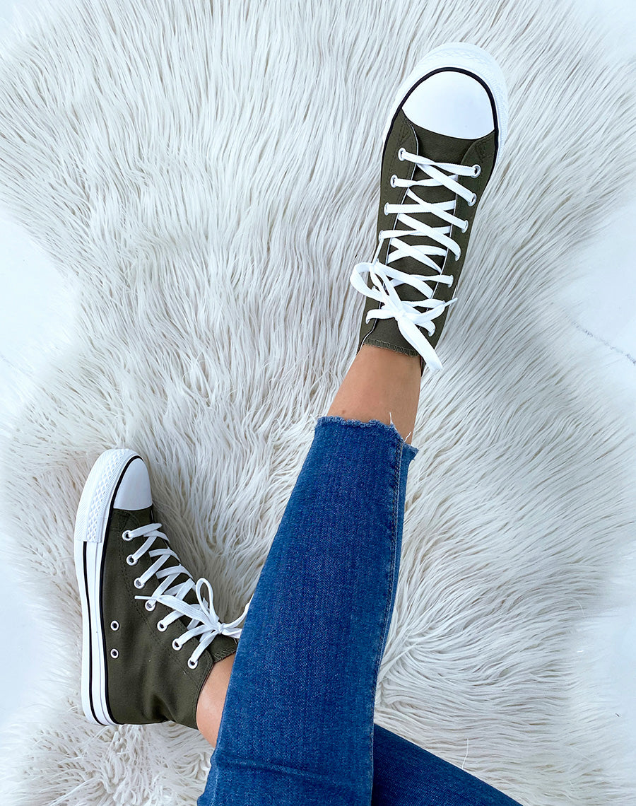 Baskets montantes en tissu kaki à lacets