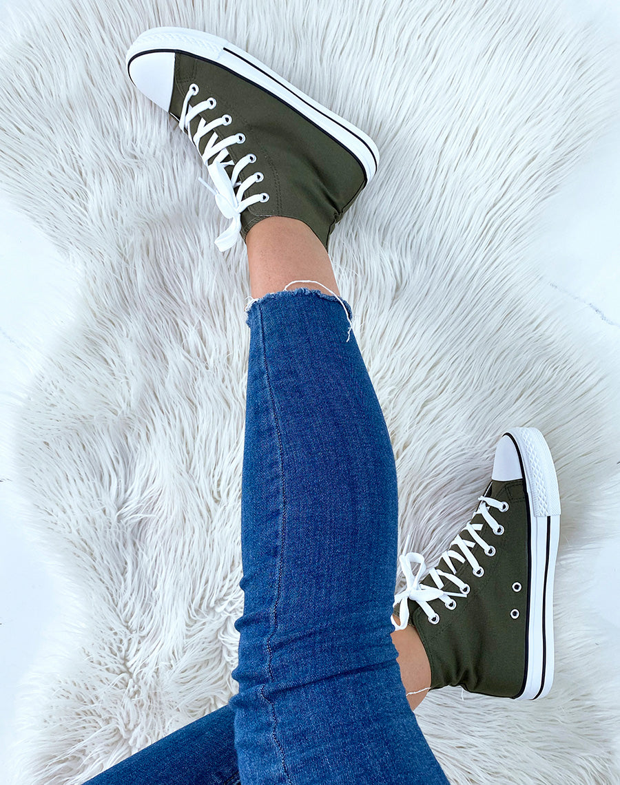 Baskets montantes en tissu kaki à lacets