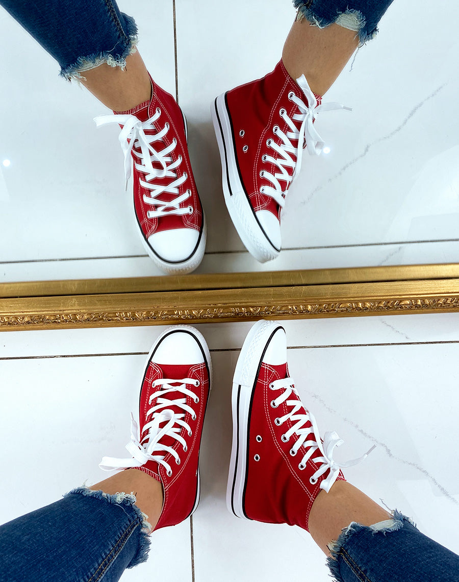 Baskets montantes en toile à lacet rouges