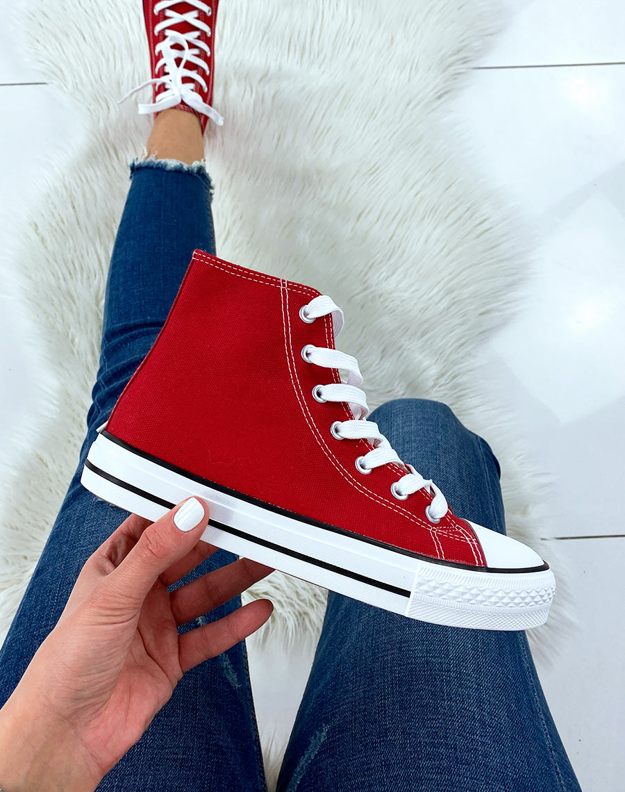 Baskets montantes en toile à lacet rouges