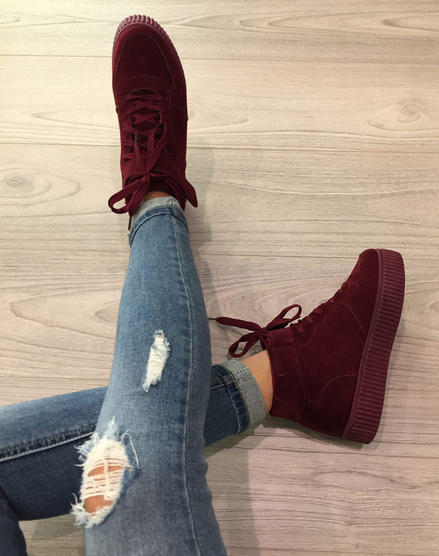 Baskets montantes à lacets en suédine bordeaux