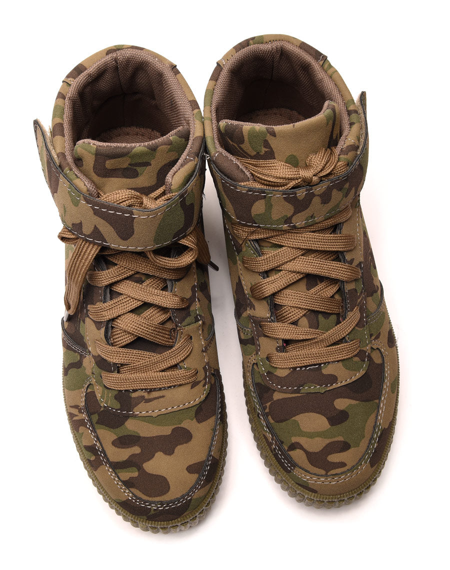 Baskets montantes à lacets en suédine camouflage