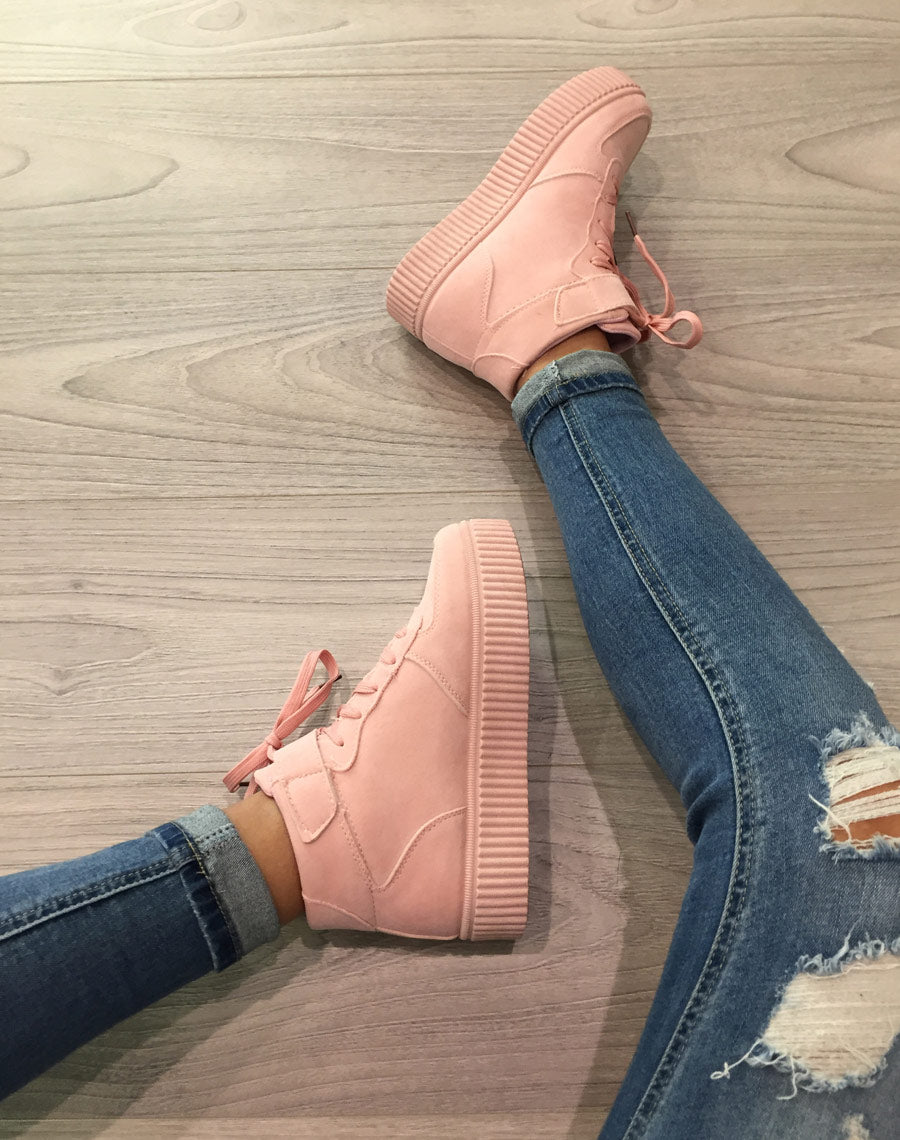 Baskets montantes à lacets en suédine rose pâle