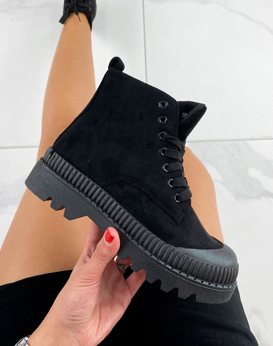 Baskets montantes noires en suédine à semelle épaisse