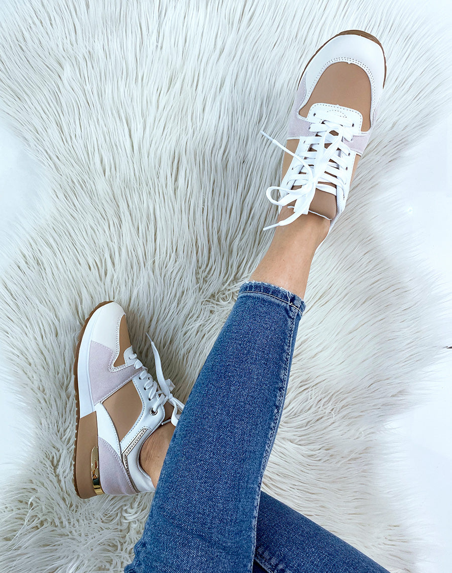 Baskets à multiples empiècement aux tons beiges et détails dorés