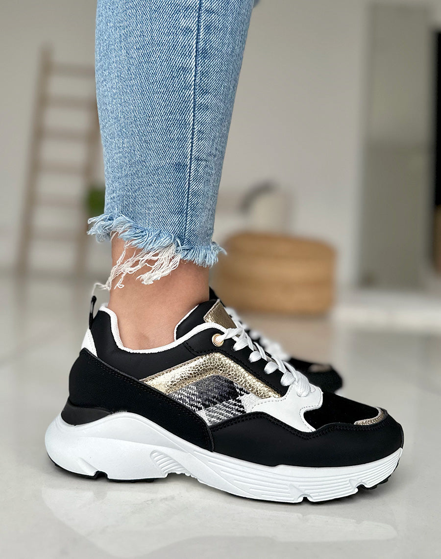 Baskets noires à détails bicolores et motif tartan noir et blanc