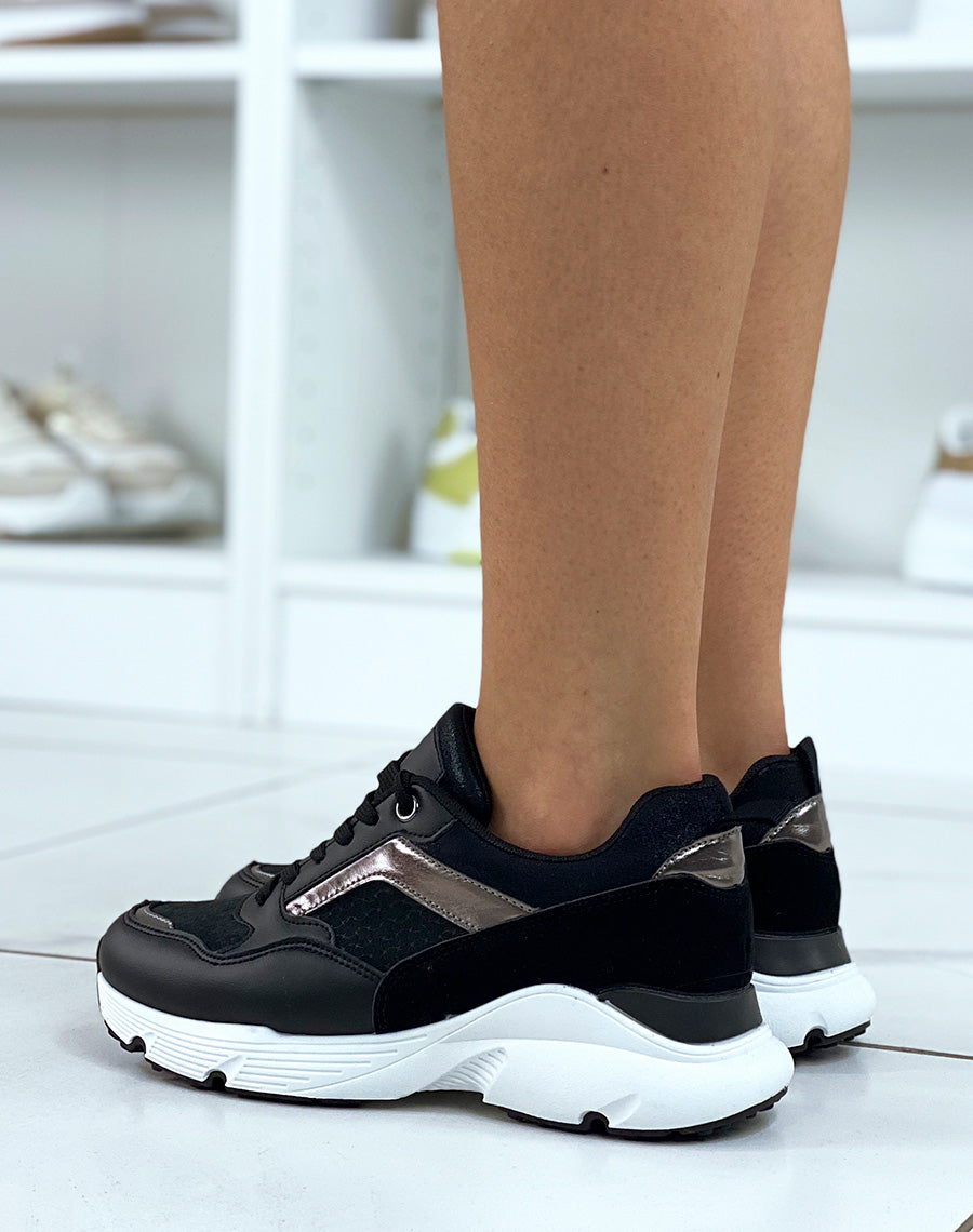 Baskets noires à empiècement marron glacé métallisé