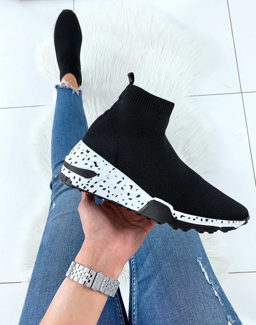 Baskets noires en forme de chaussettes à semelles fantaisies