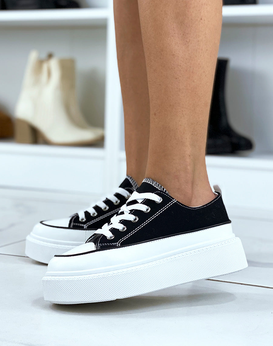 Baskets noires à plateforme blanche