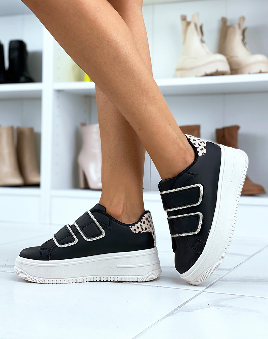 Baskets noires à scratchs et grosse plateforme