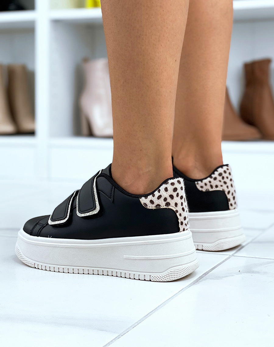 Baskets noires à scratchs et grosse plateforme