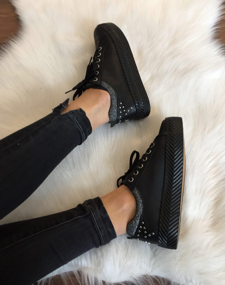 Baskets noires semelles épaisses à motifs