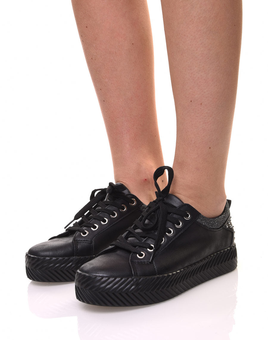 Baskets noires semelles épaisses à motifs