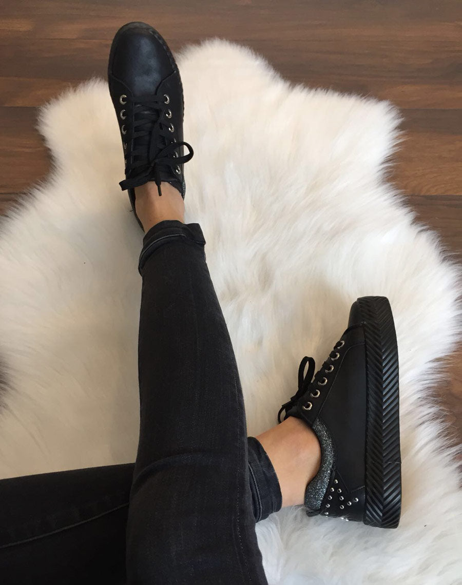 Baskets noires semelles épaisses à motifs