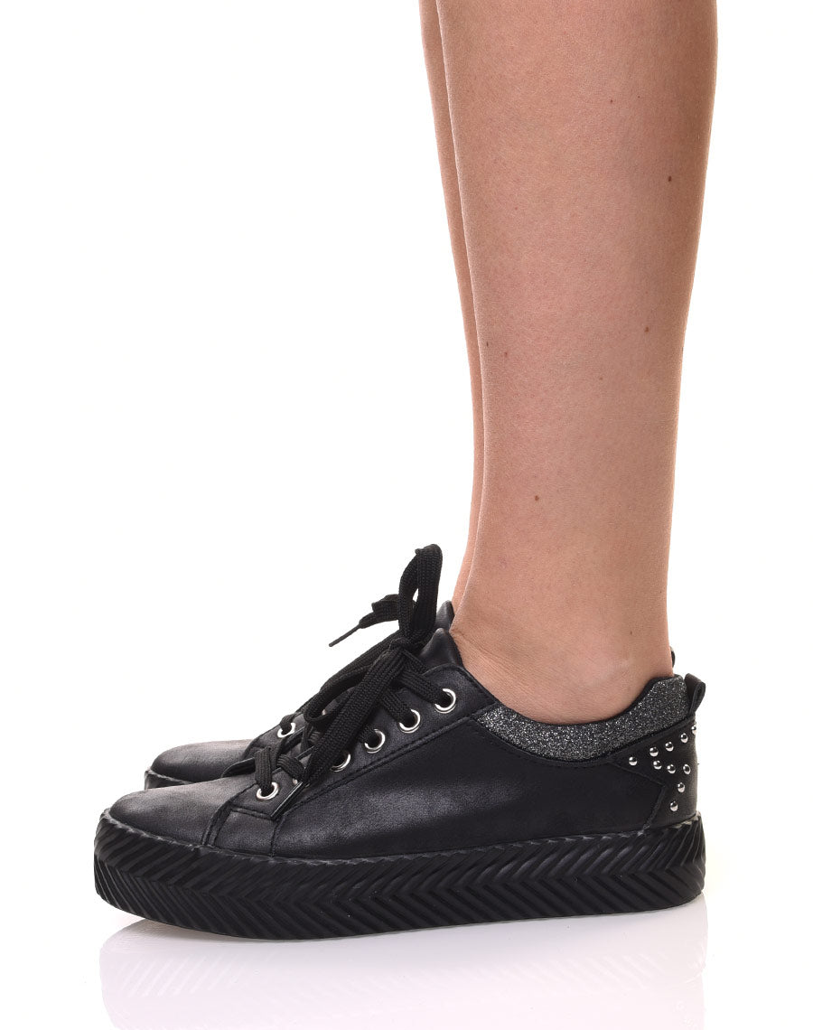 Baskets noires semelles épaisses à motifs