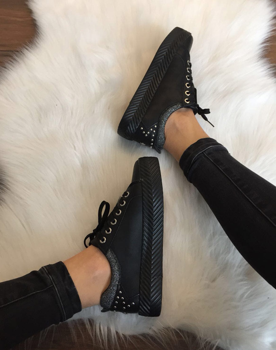 Baskets noires semelles épaisses à motifs