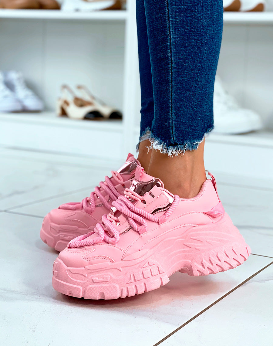 BASKETS ROSES ? GROSSE PLATEFORME ET ? D?TAILS M?TALLIQUE