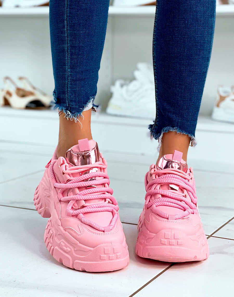 BASKETS ROSES ? GROSSE PLATEFORME ET ? D?TAILS M?TALLIQUE