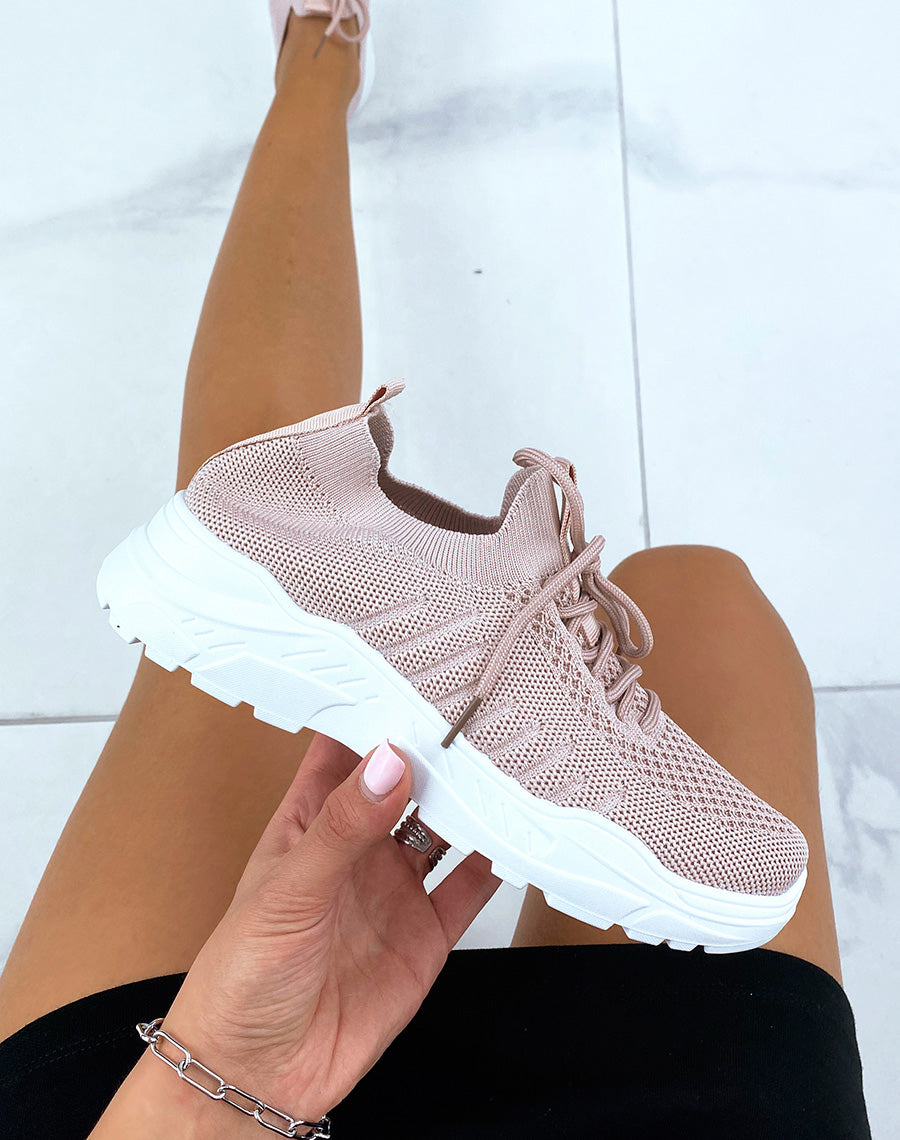 Baskets roses souples respirantes effet chaussettes