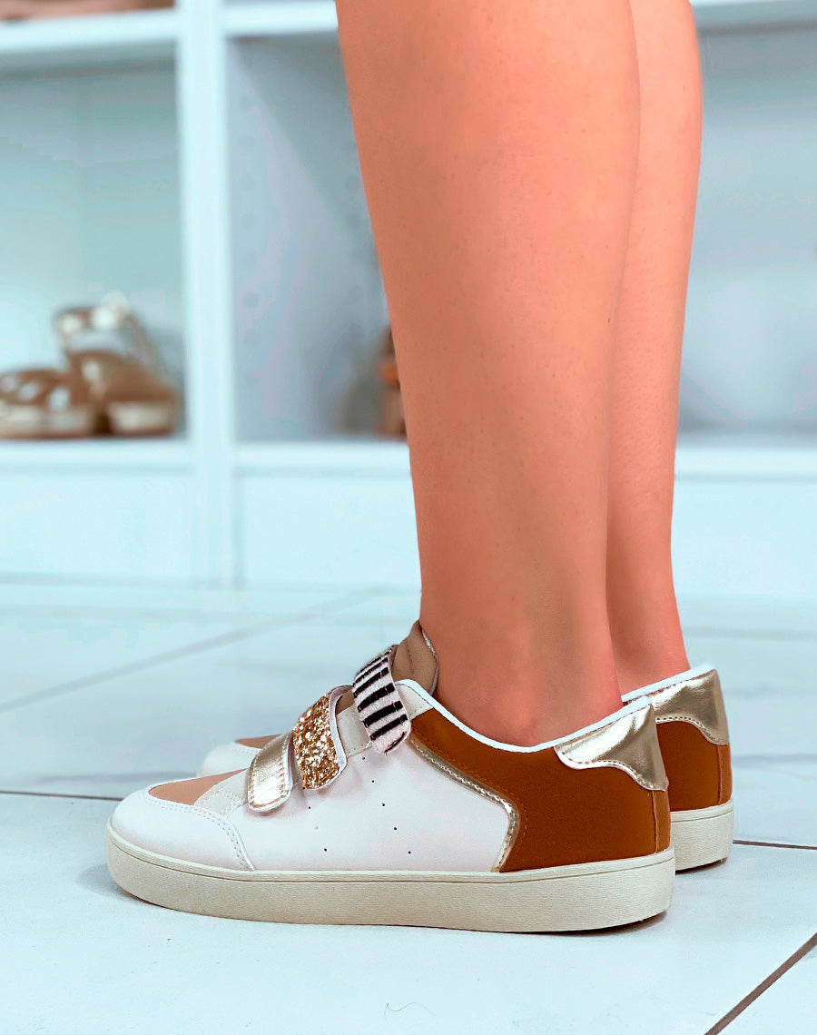 Baskets à scratch blanches et camel