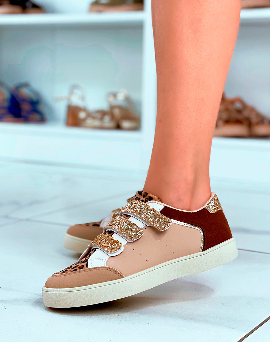 Baskets à scratch marron glacé et dorées aux motifs léopard