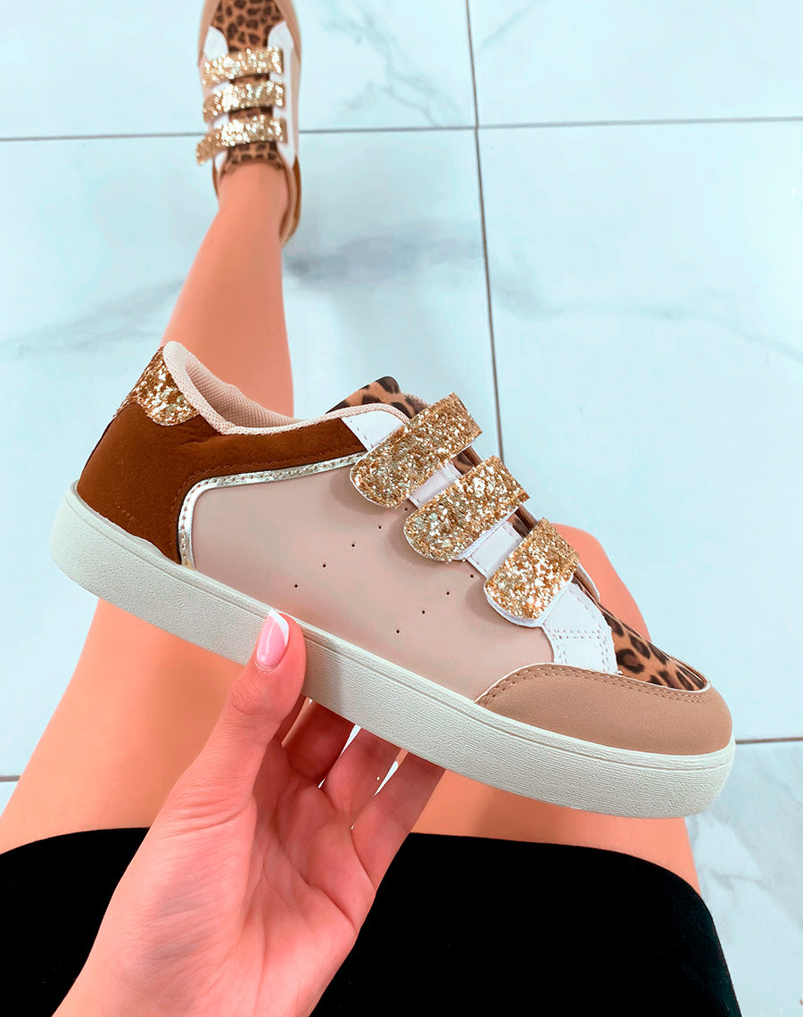 Baskets à scratch marron glacé et dorées aux motifs léopard