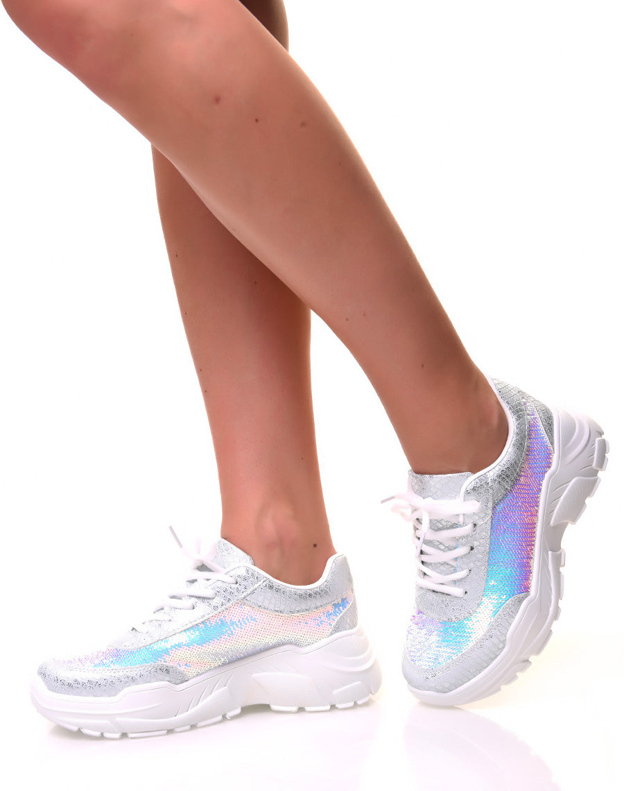 Baskets à semelles compensées et à sequins holographiques
