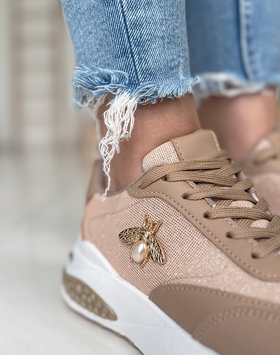 Baskets taupe pailleté à détail en forme d’abeille
