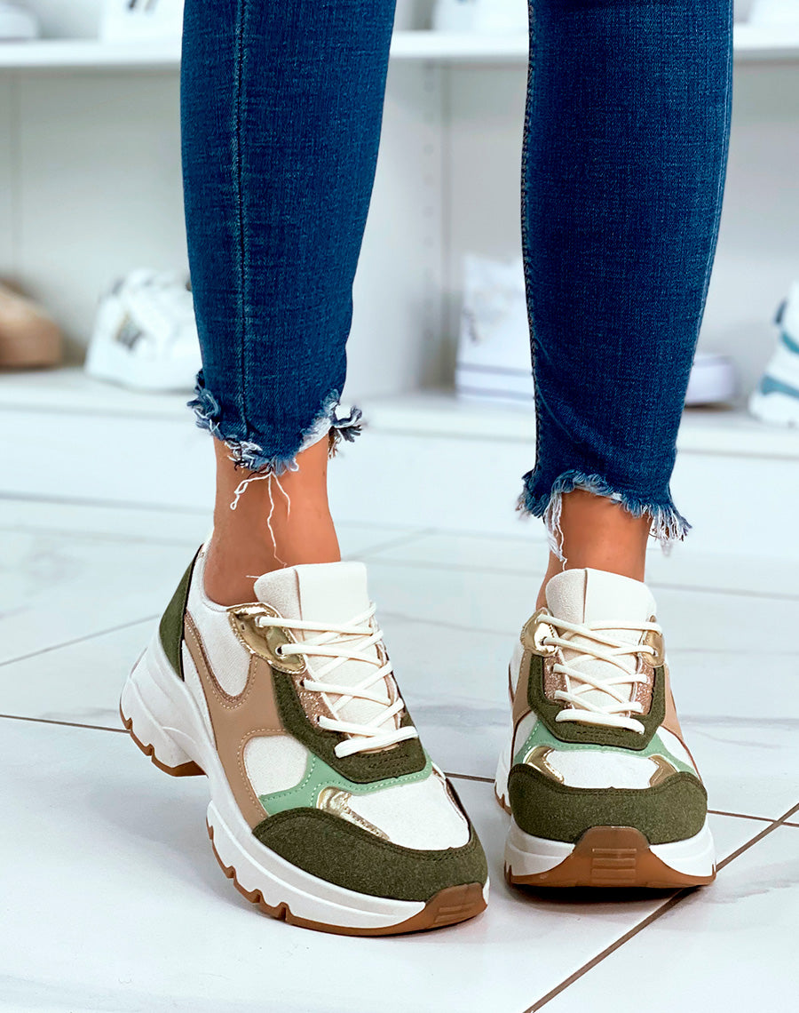 Baskets vertes à lacets avec détails tissus et dorés