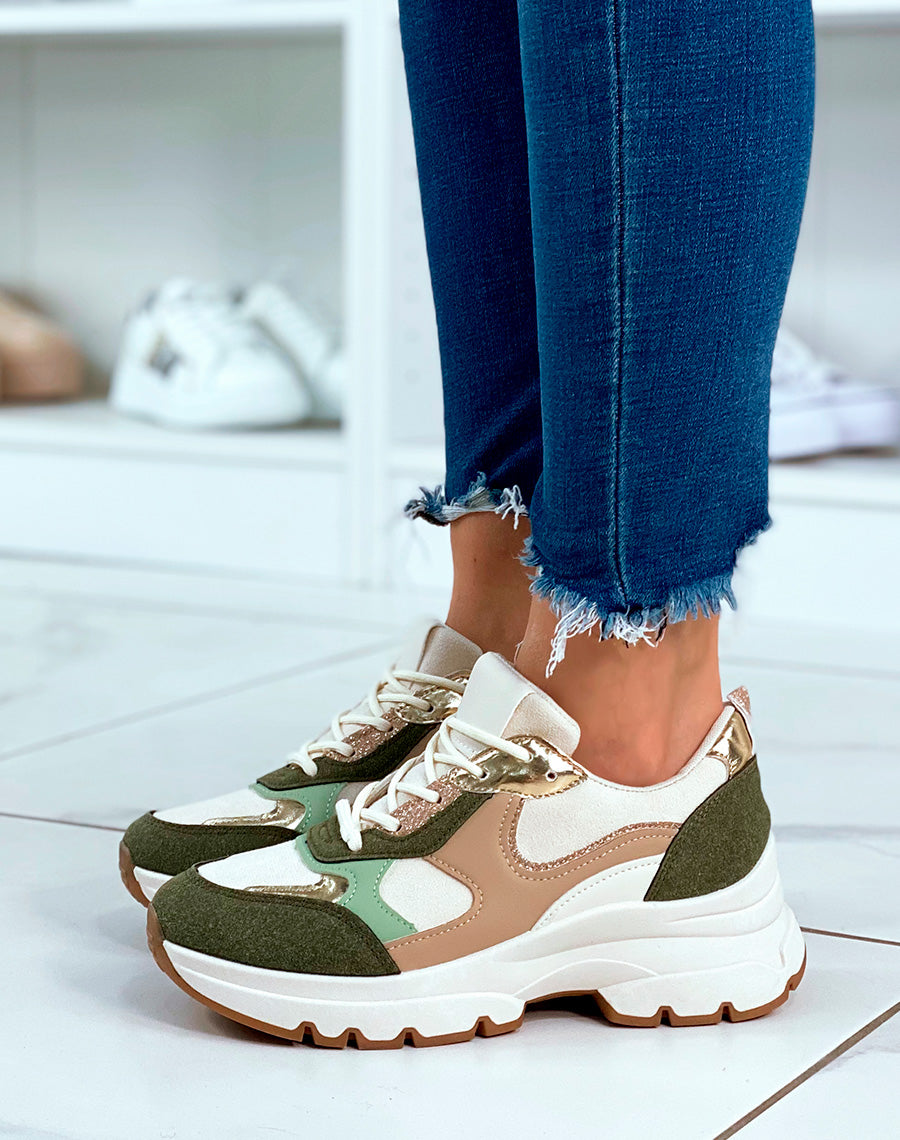 Baskets vertes à lacets avec détails tissus et dorés