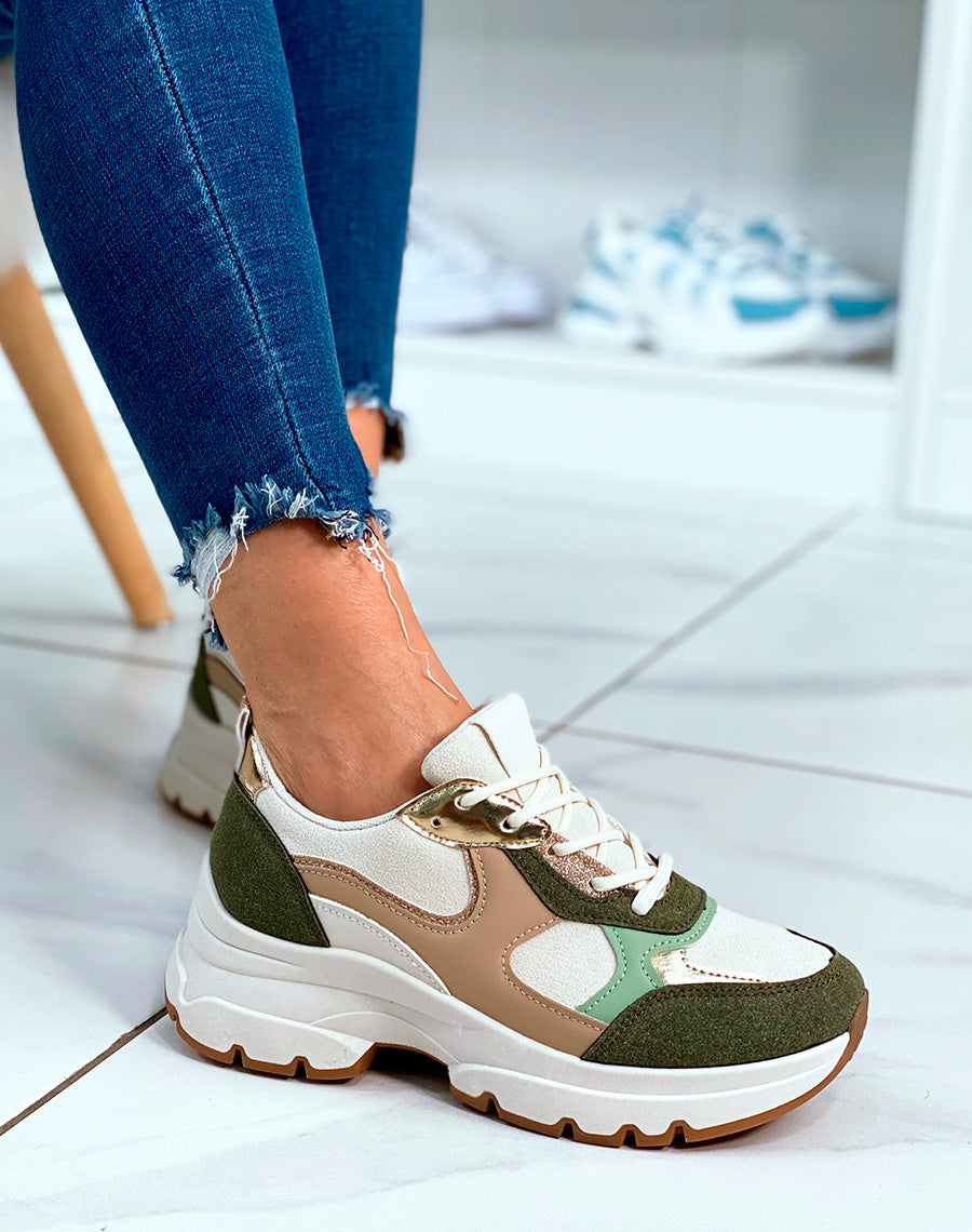 Baskets vertes à lacets avec détails tissus et dorés