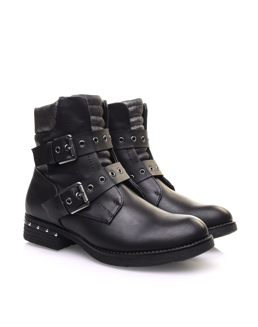 Boots noires à sangles bouclées