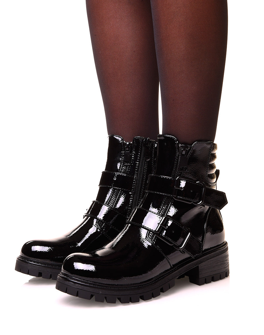 Boots plate noire vernis à multiple sangle