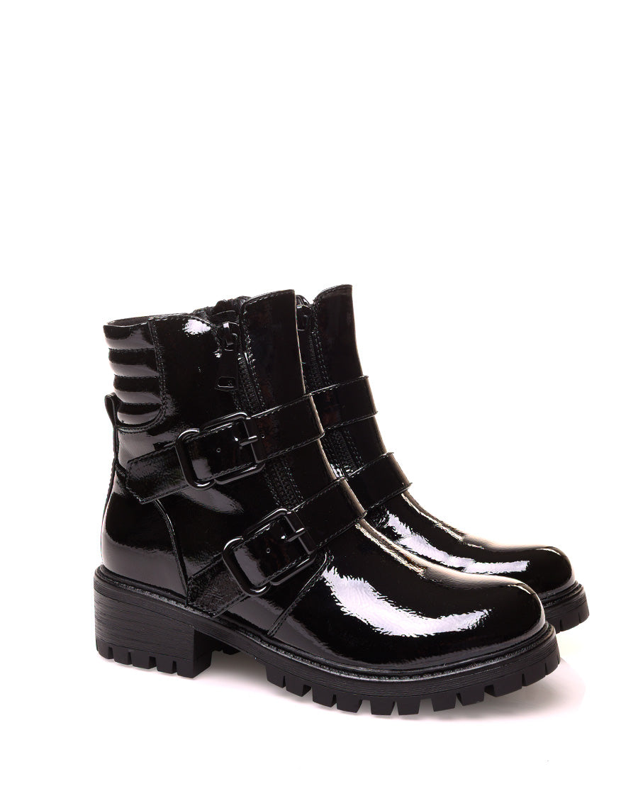 Boots plate noire vernis à multiple sangle