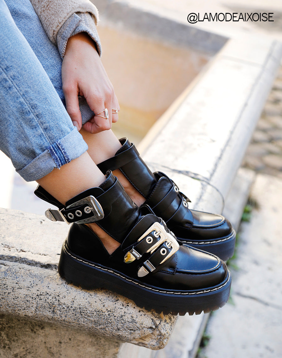 Boots à plateforme noire à multiples sangles