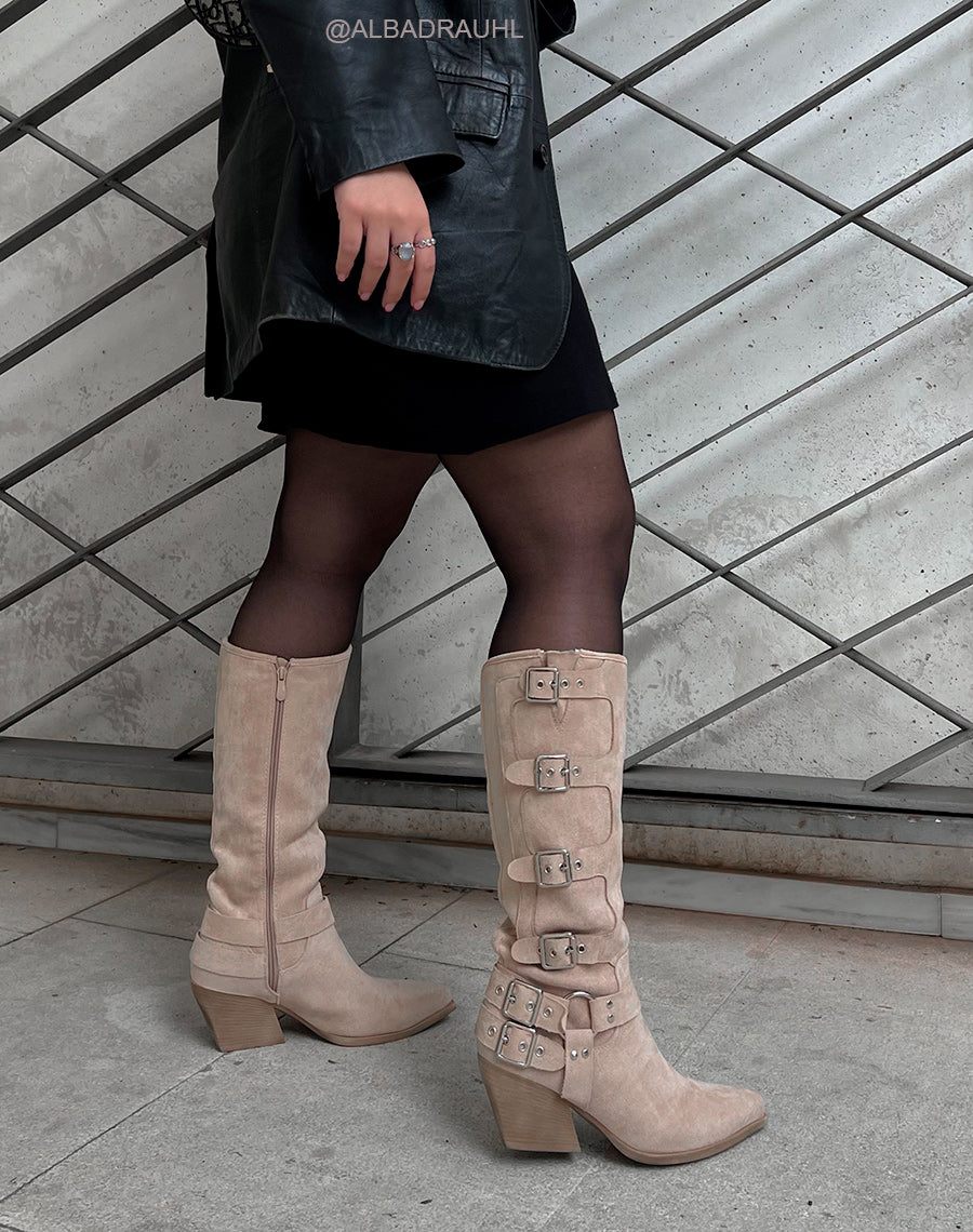 Bottes beiges en suédine style cow-boy et à multiples lanières
