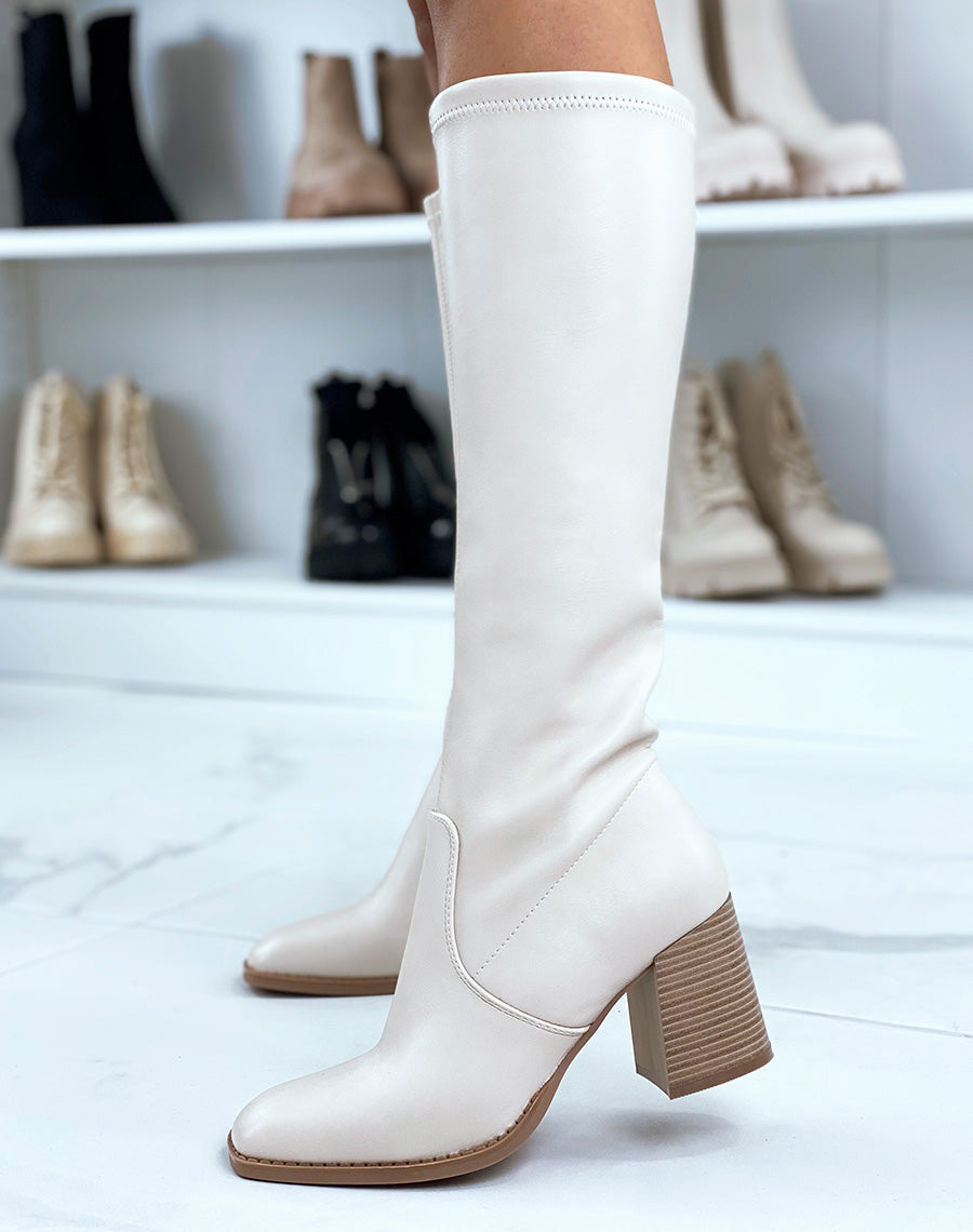 Bottes beiges à talon et bout carré